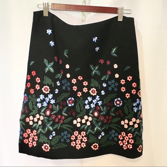 Zara Dresses & Skirts - Zara Embroidered Skirt - Large Black Lined